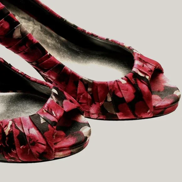 White House Black Market Open Toe Closed Heel Size 7.5 Heels - Picture 3 of 5